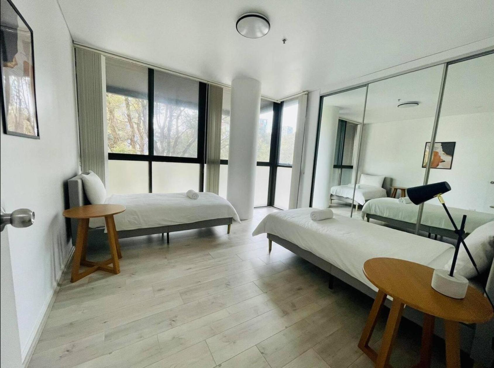 Style 3 Pools Apartment *